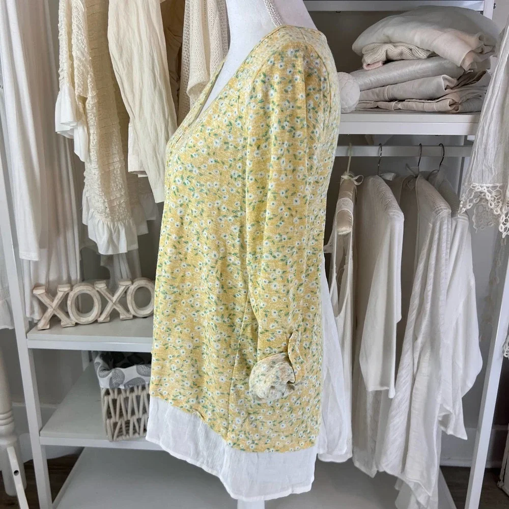 Bobeau size medium yellow ditsy print floral top, faux layers. Lightweight #1397 - Picture 3 of 9